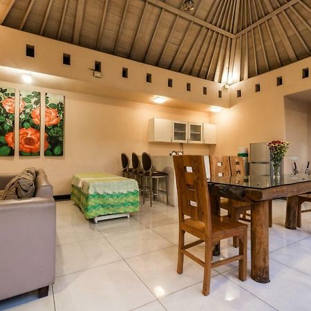 Kamuela Villas Seminyak Esterno foto