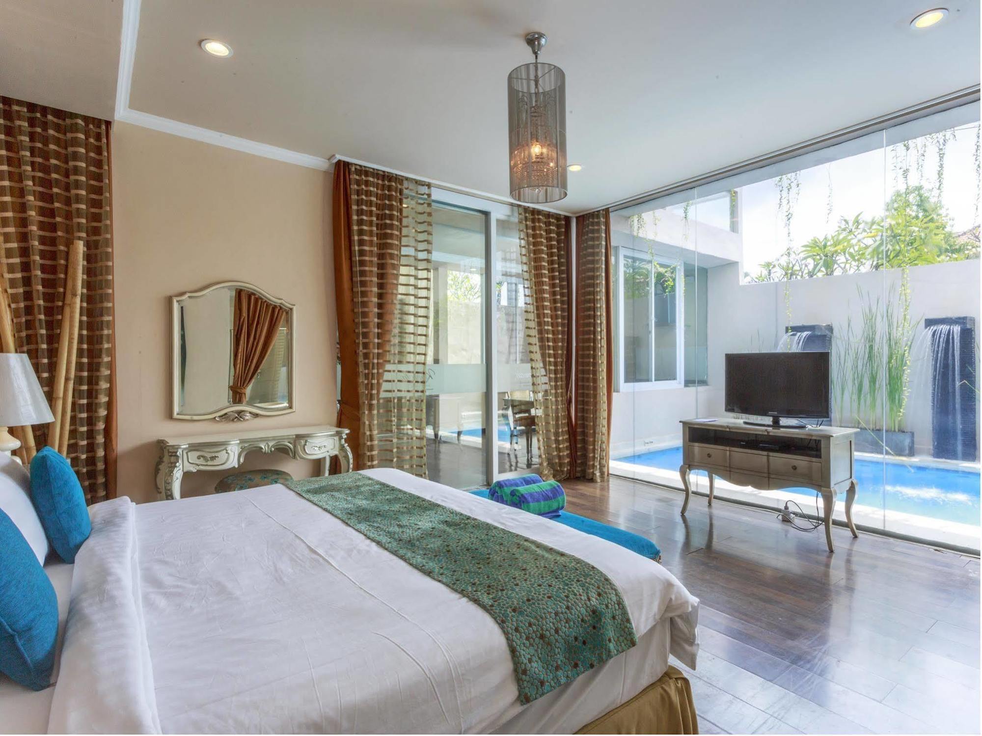 Kamuela Villas Seminyak Esterno foto