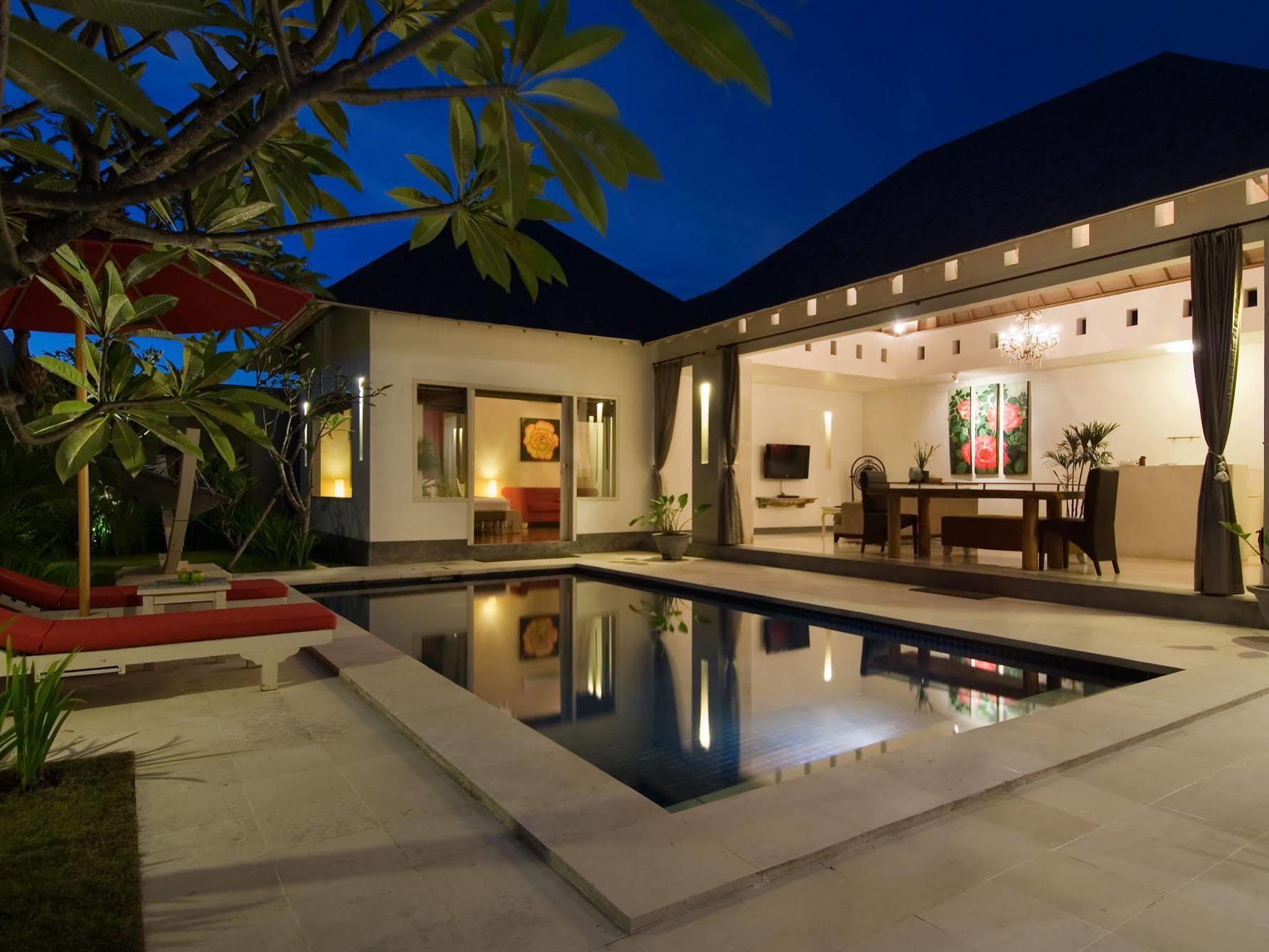 Kamuela Villas Seminyak Esterno foto
