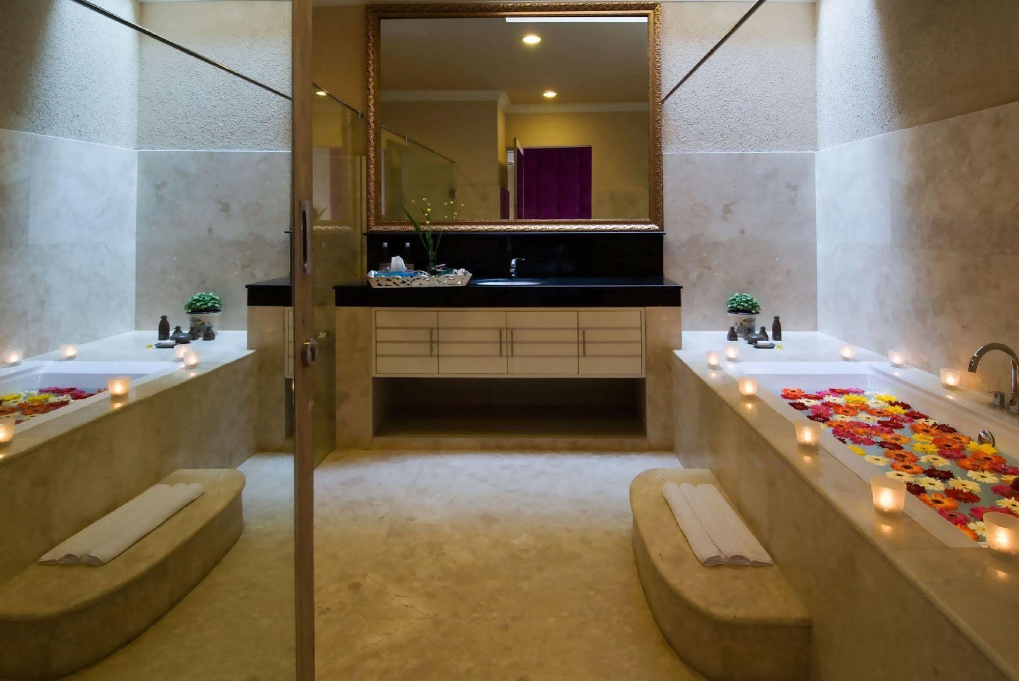 Kamuela Villas Seminyak Esterno foto