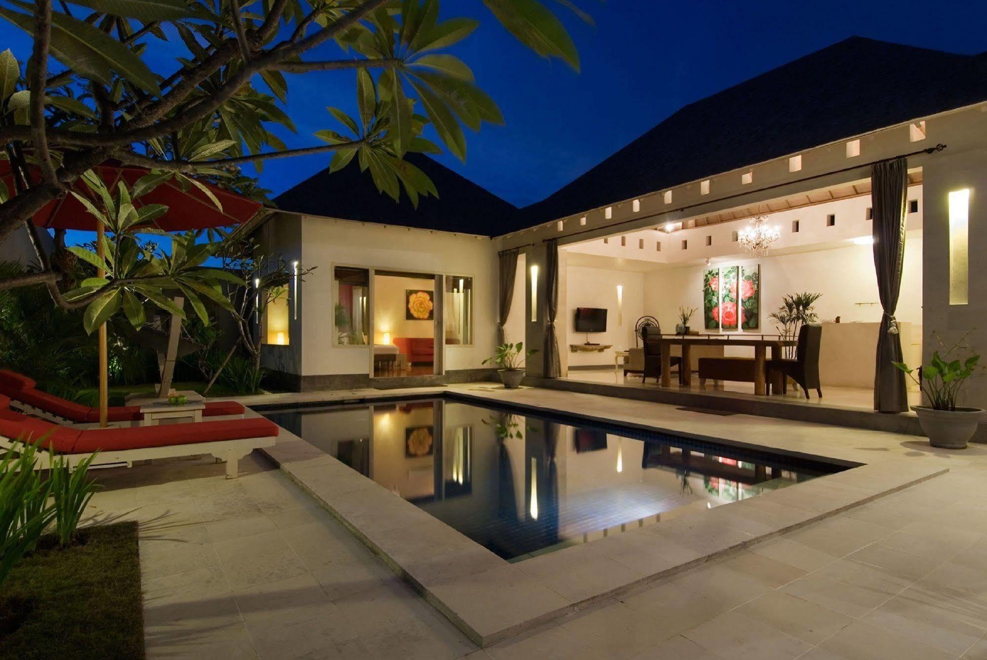 Kamuela Villas Seminyak Esterno foto