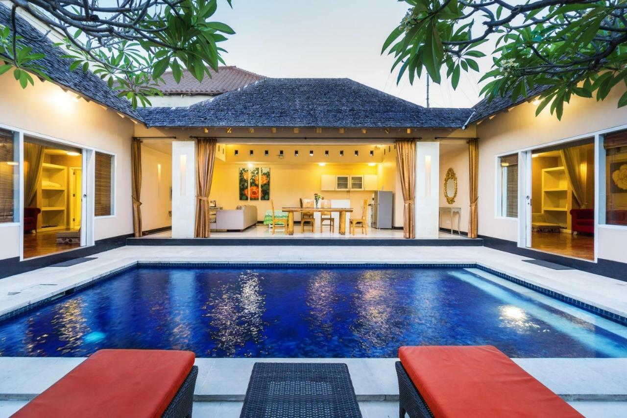 Kamuela Villas Seminyak Esterno foto